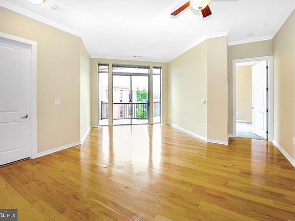 4th image of 2200 N Westmoreland St Unit 512