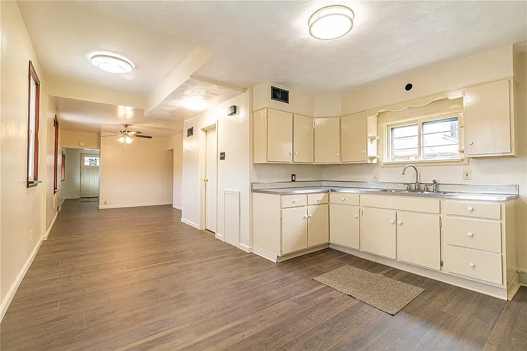 3 bed, 1344 sqft, $1,200 — Photo 3