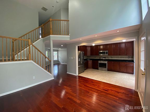 5th image of 120 Briarwood Dr