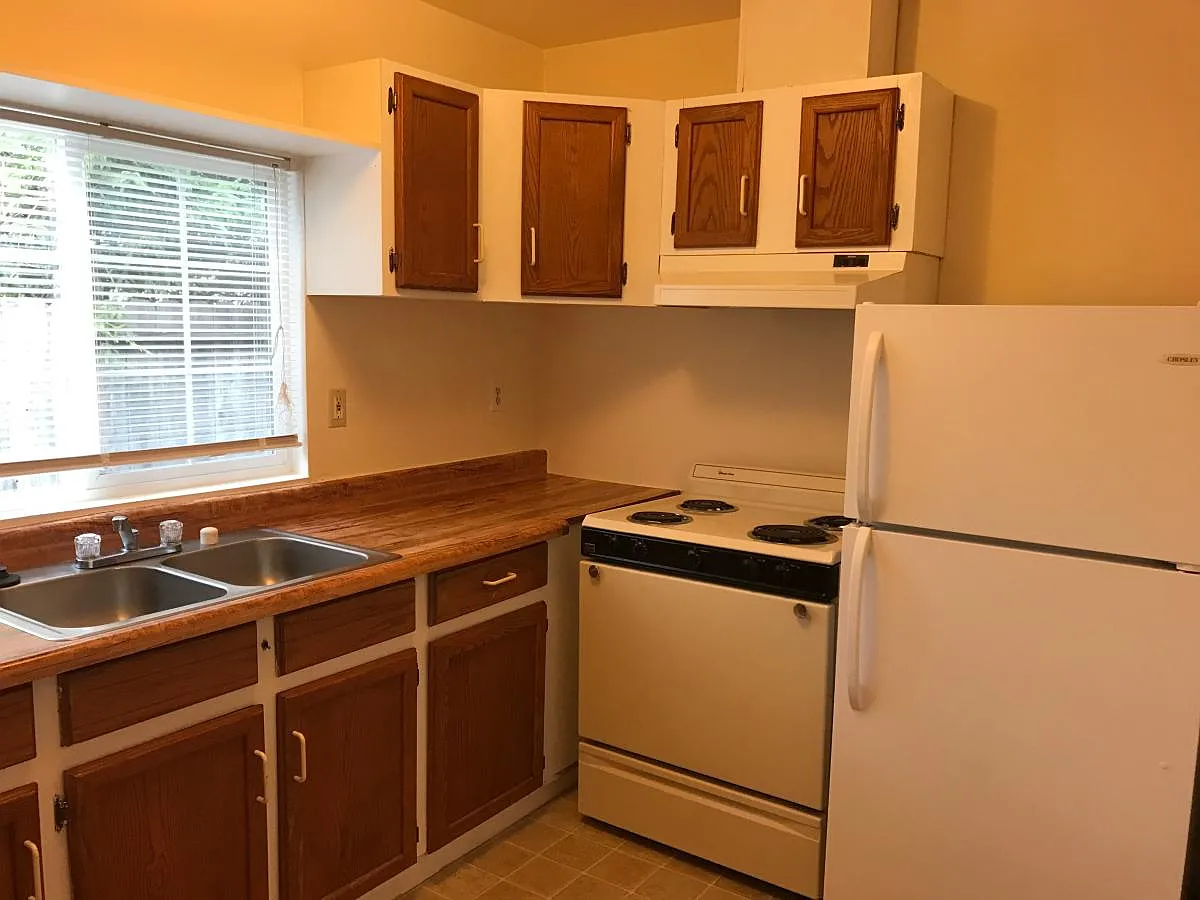 3486 Lakeshore Boulevard — Photo 3