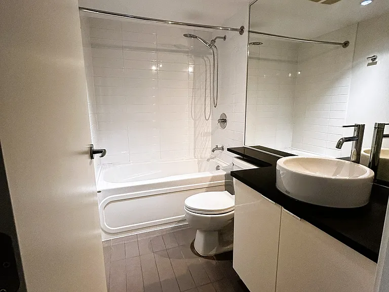 233 Robson St #507 — Photo 11