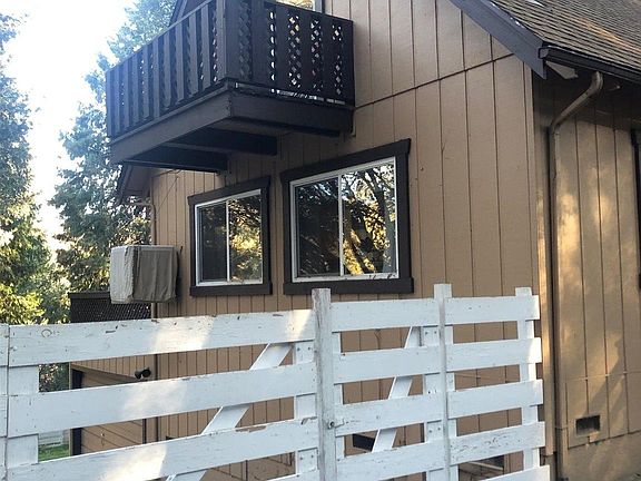 3rd image of 16729 Woodside Way