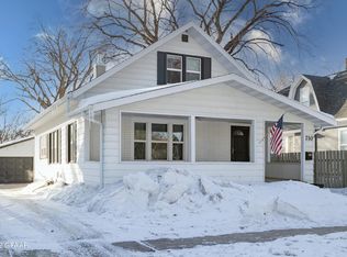 710 Oak St, Grand Forks, ND 58201