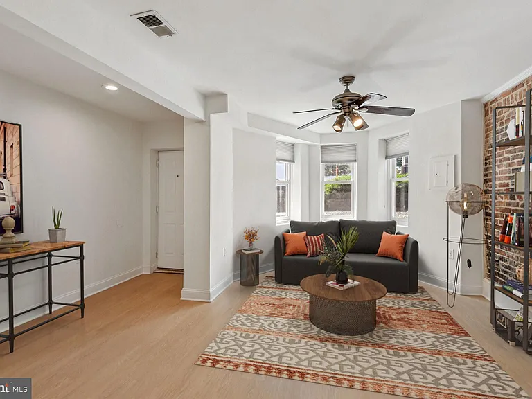 817 T St NW #B — Photo 1