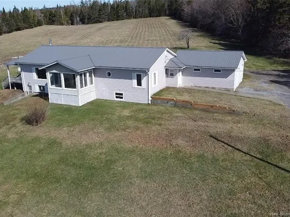 89 Glebe Rd, Saint Andrews, NB E5B 3B7