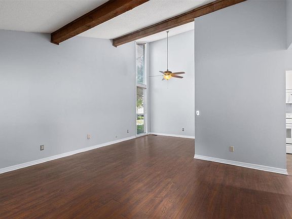 2nd image of 885 Lionsgate Dr