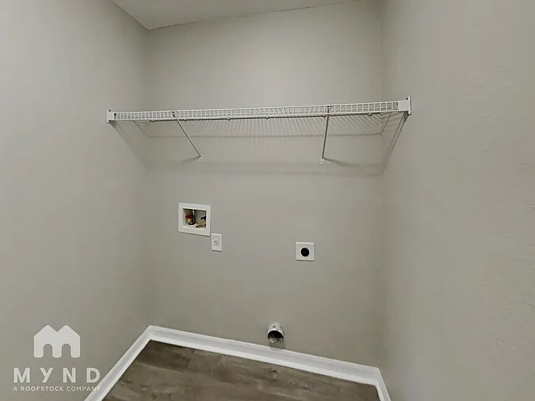 3189 Thoroughbred Loop N — Photo 24