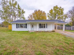 131 W Kelly St, Waverly, KY 42462