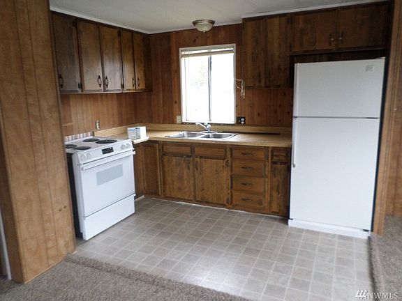 3rd image of 1050 Howard St Trailer 4