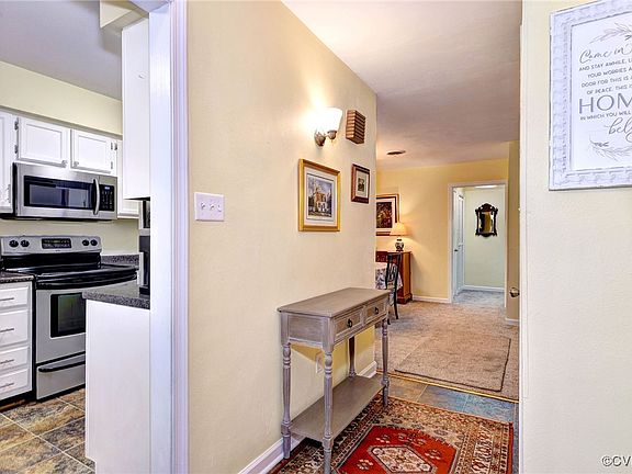 5th image of 376 Merrimac Trl APT 322