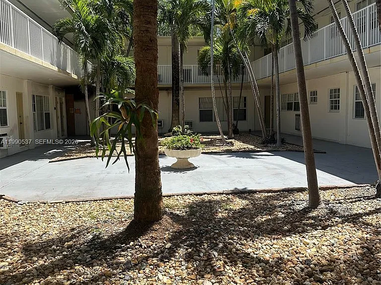 7920 East Dr #11 — Photo 3