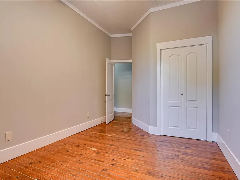 828 Broad St #B — Photo 14