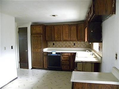 3rd image of 8624 Haviland Ave SW
