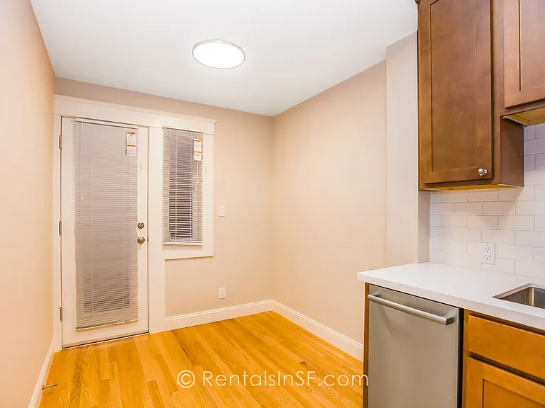 282 Linden St — Photo 3