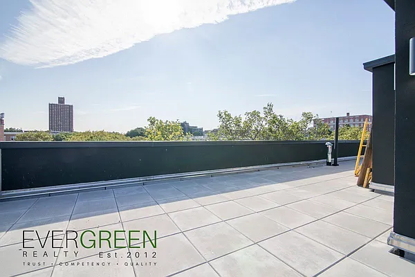 Rented by Pinn Realty | media 20