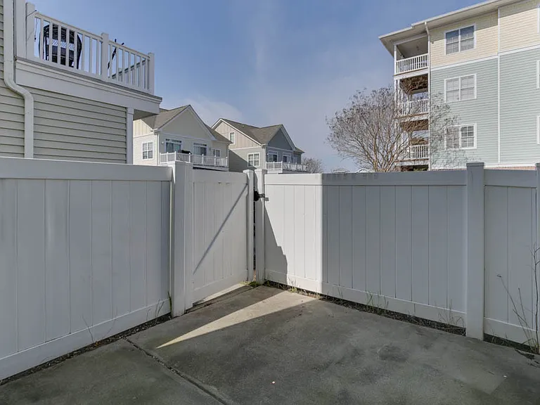 4138 Seafarer Ave #1 — Photo 5
