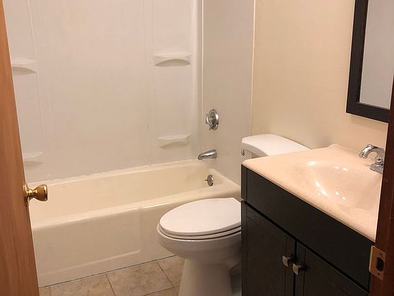4th image of 160-166 Farrows St #160-2