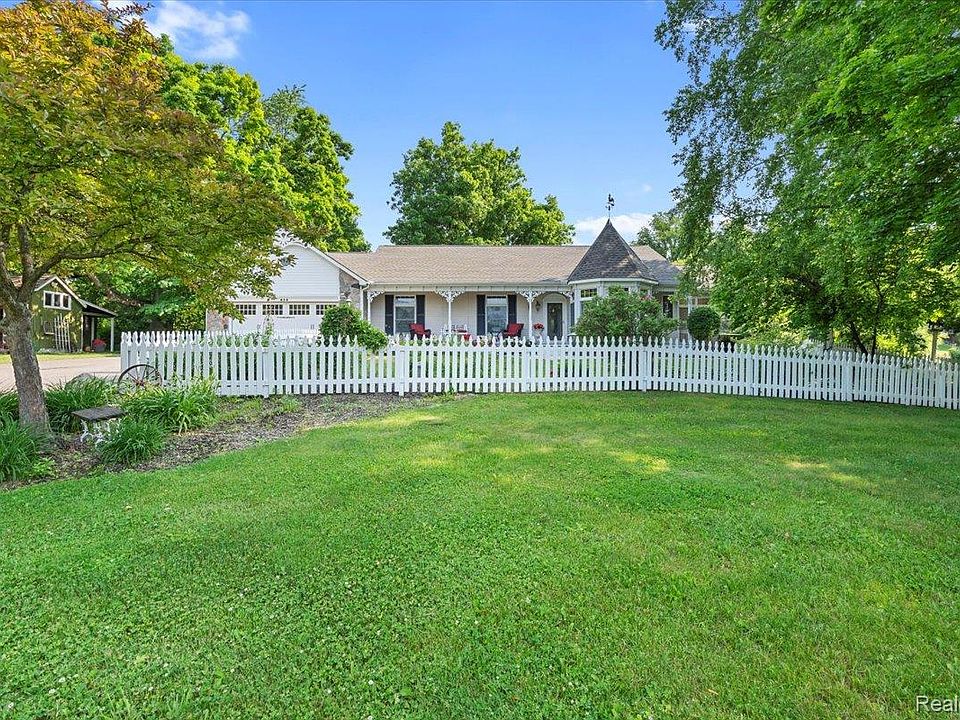 1st image of 636 Crawford Farm Ln