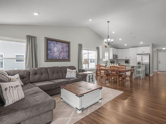 5th image of 12411 Pineridge Way N
