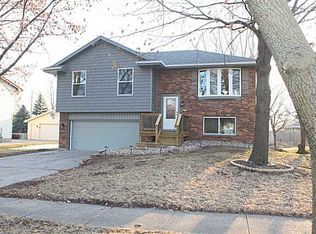 601 NE Innsbruck Dr, Ankeny, IA 50021