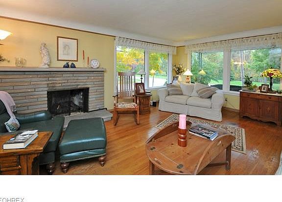 4th image of 4884 W Park Dr