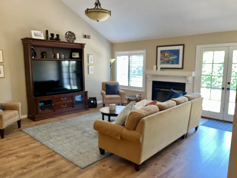 1174 E Kenosha Ave — Photo 3