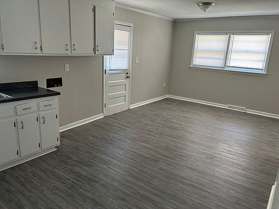 4th image of 1529 Charter Dr