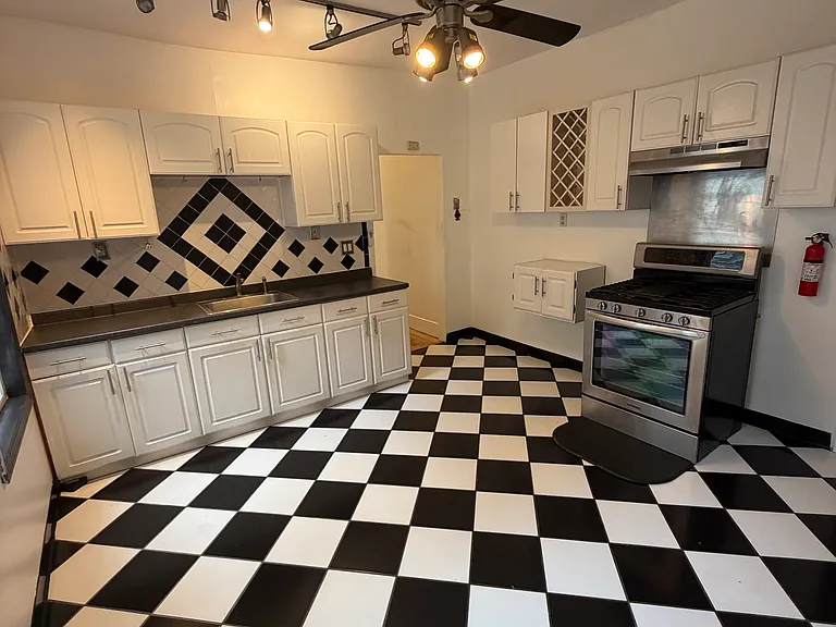 42 Lucerne St #1 — Photo 1