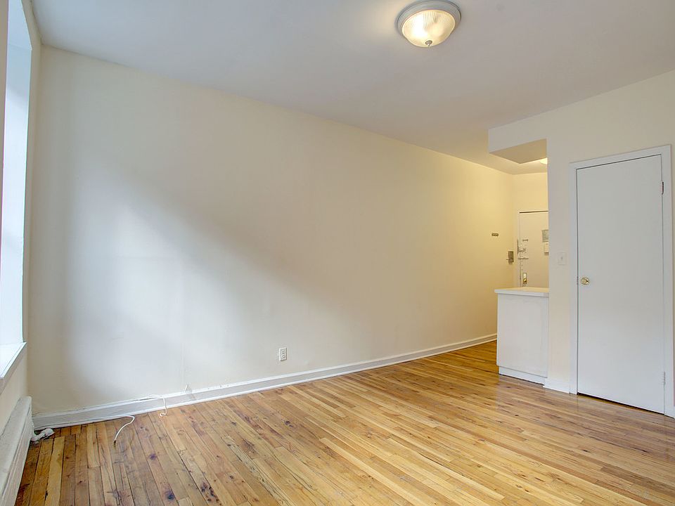 2nd image of 139 W 83rd St #2SE