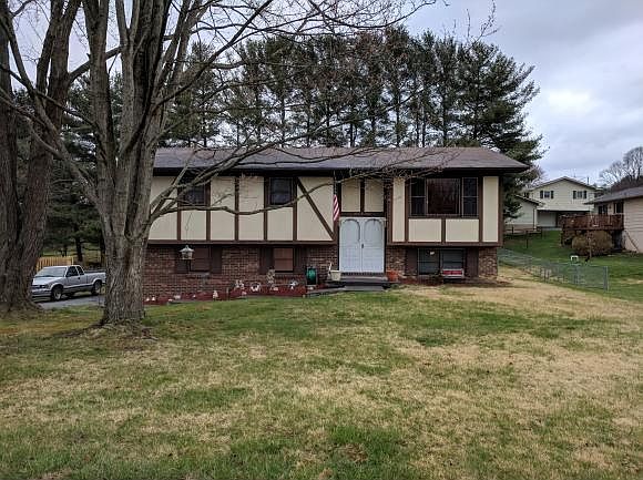 1st image of 332 Norwood Dr