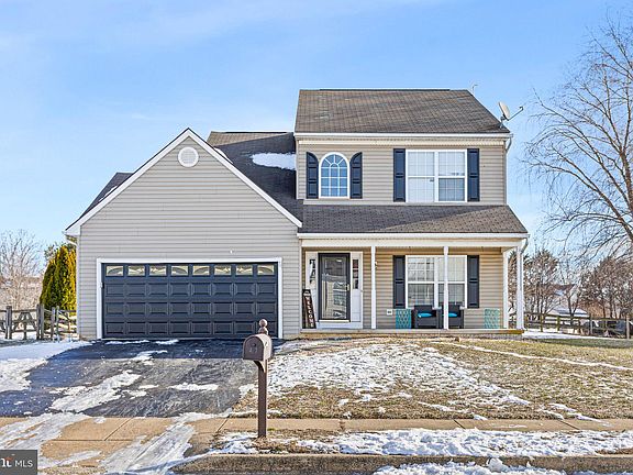 3rd image of 417 Cavalier Dr