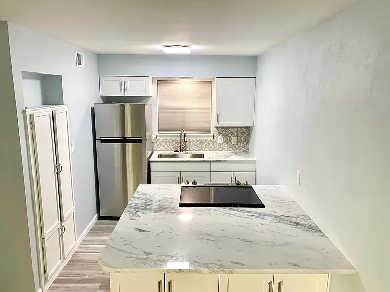 500 E Riverside Dr #122 — Photo 11
