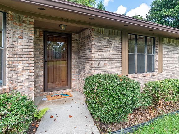 5th image of 772 Duart Dr