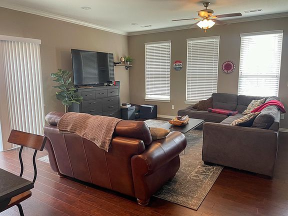 5th image of 565 N Keats Dr