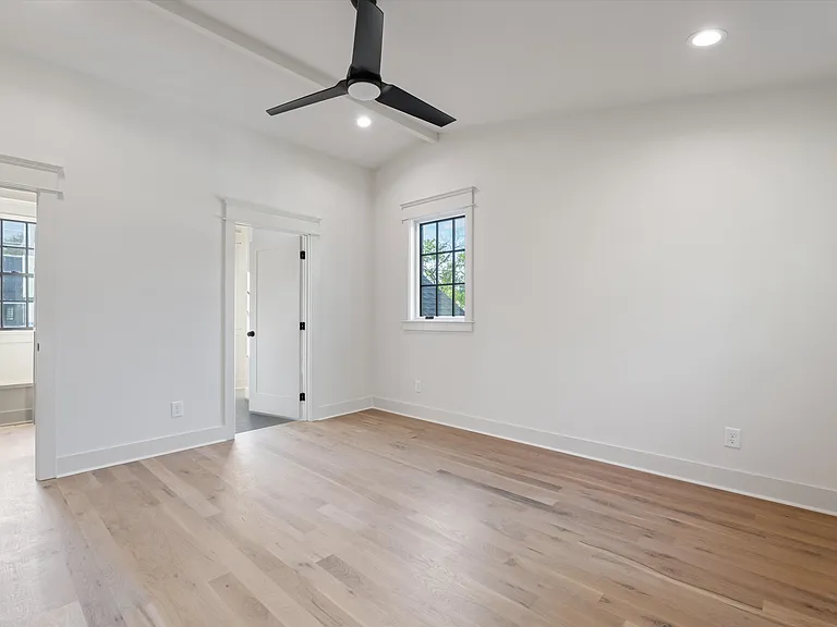 1816 Wildwood Ave — Photo 46