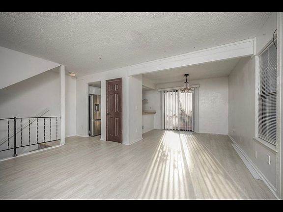 4th image of 3024 Eaton St #0