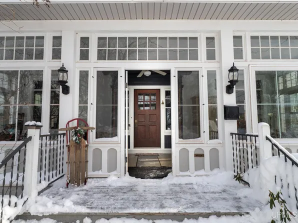 704 N Main St, Ishpeming, MI 49849