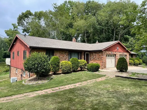 4036 Boston Ave, New Franklin, OH 44319