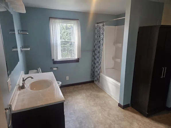 127 Cherry St, Findlay, OH 45840