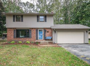 28539 N Park Dr, North Olmsted, OH