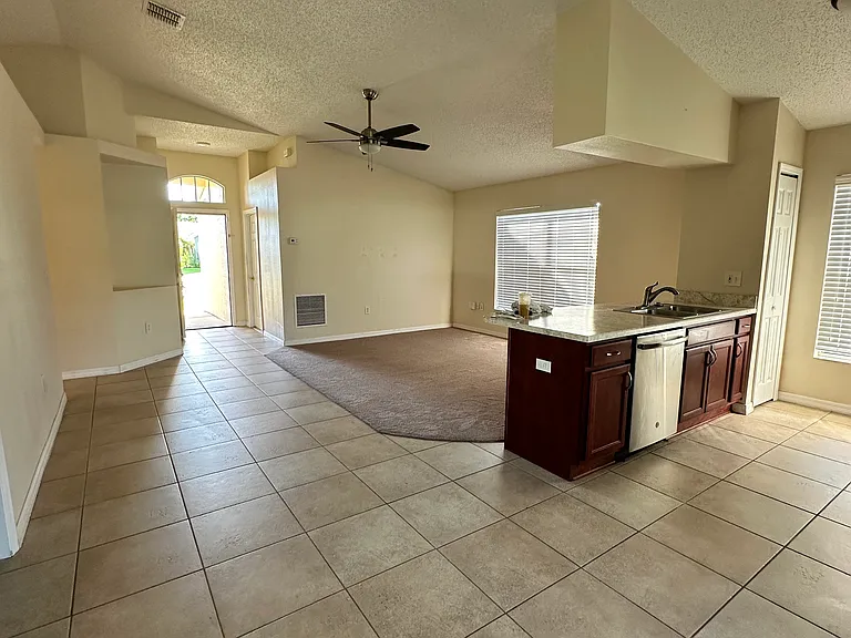 2250 Hannah Ln — Photo 10
