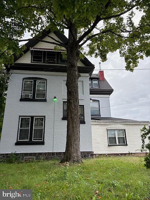 1st image of 4820 Penn St