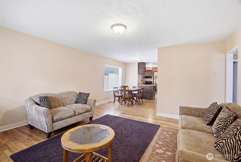 5th image of 27 E Street SW