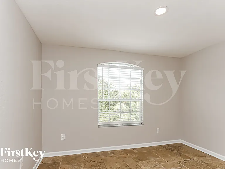 1918 Heartland Cir — Photo 11
