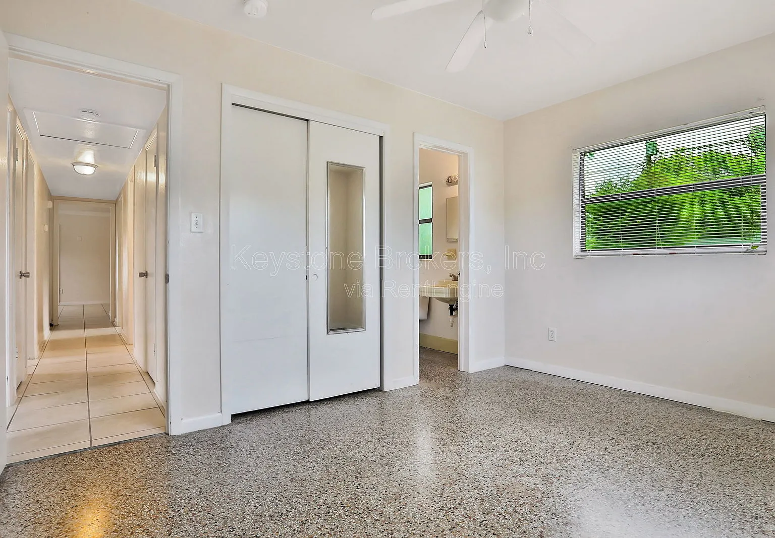 3 bed, 2.0 bath, 1175 sqft, $2,015 — Photo 3