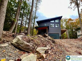 12 Dunhill Ct, Lake Ariel, PA 18436