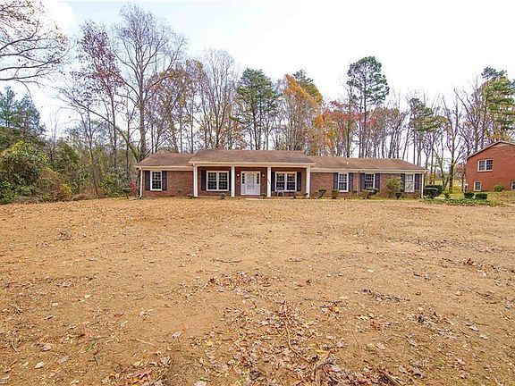 3rd image of 3365 New Walkertown Rd