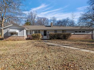 1954 S Prairie Ln, Springfield, MO 65804