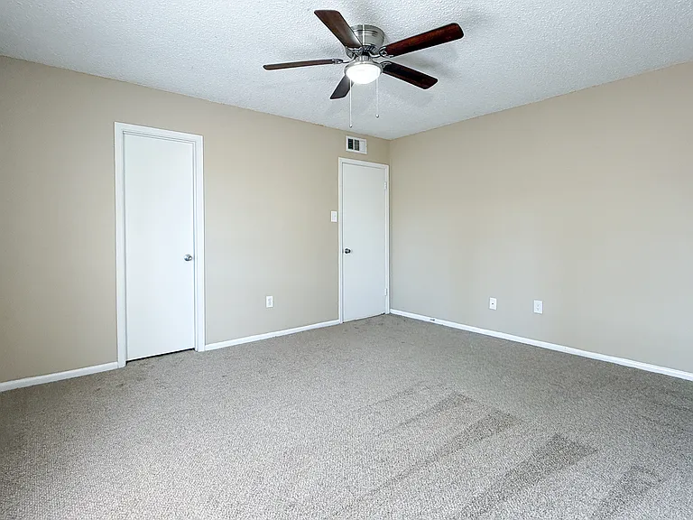 Hidden Pointe Apartments — Photo 33
