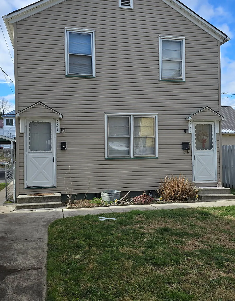 1 bed, $700 — Photo 1